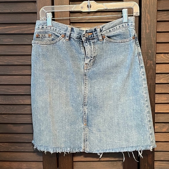 GAP Dresses & Skirts - Gap Denim Frayed Hem Mini Skirt